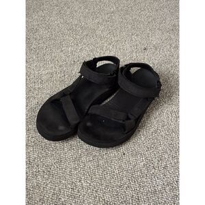 Teva Midform Black Size 8